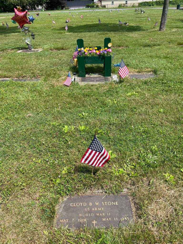 Cloyd B. W. Stone's grave. Photo 2