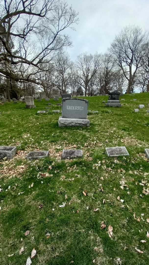 Augusta S. Wurpel's grave. Photo 1