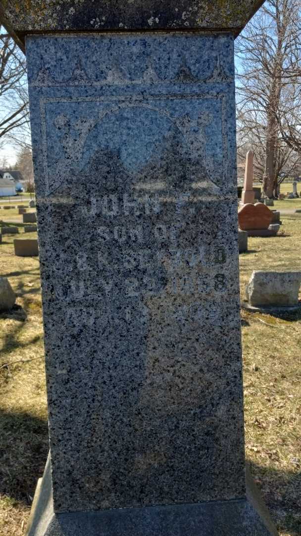 John F. Seybold's grave. Photo 4