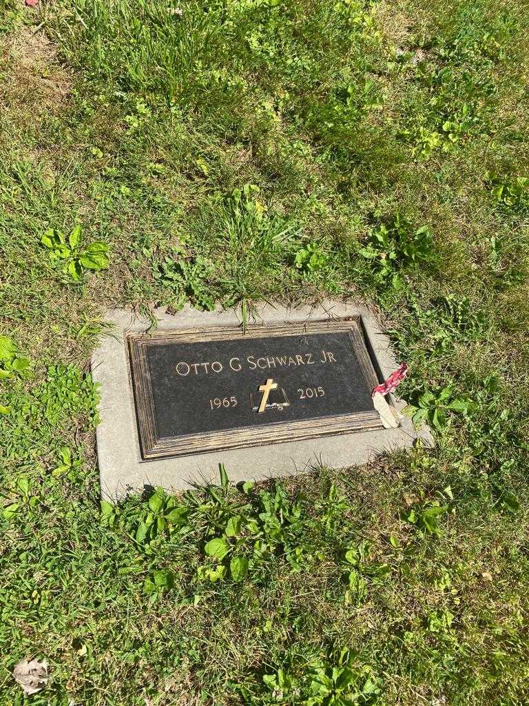 Otto G. Schwar Junior's grave. Photo 2