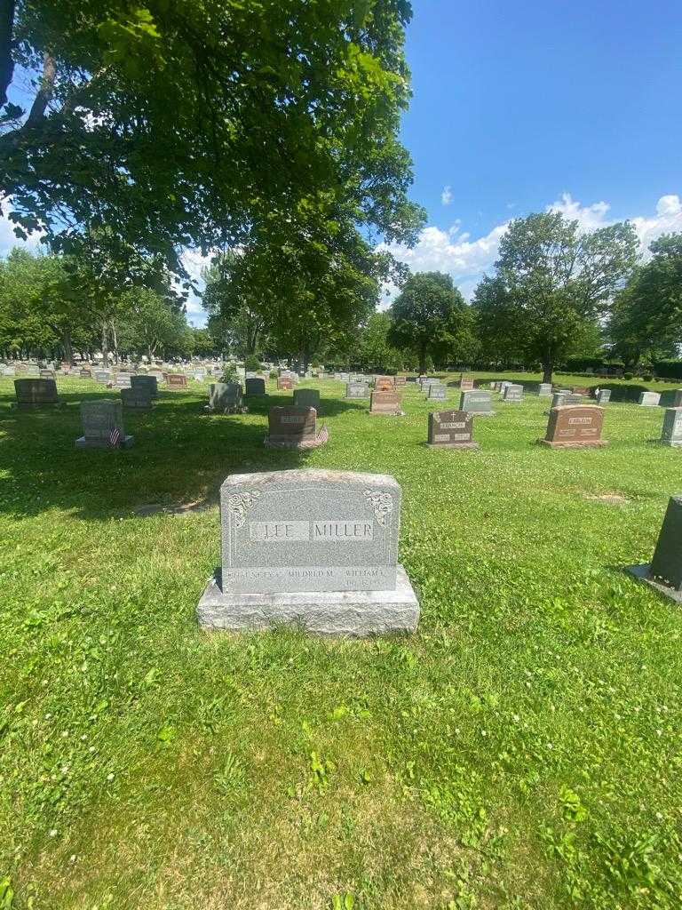 Mildred M. Lee Miller's grave. Photo 1