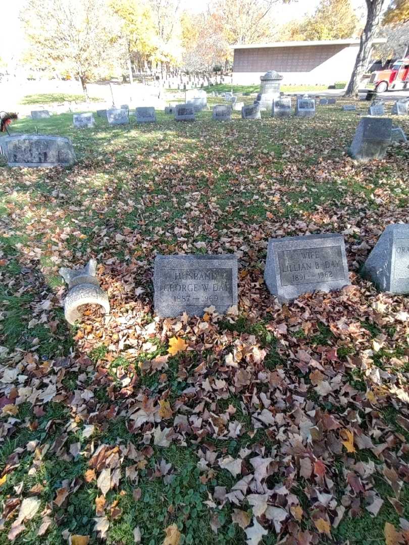 George W. Day's grave. Photo 1