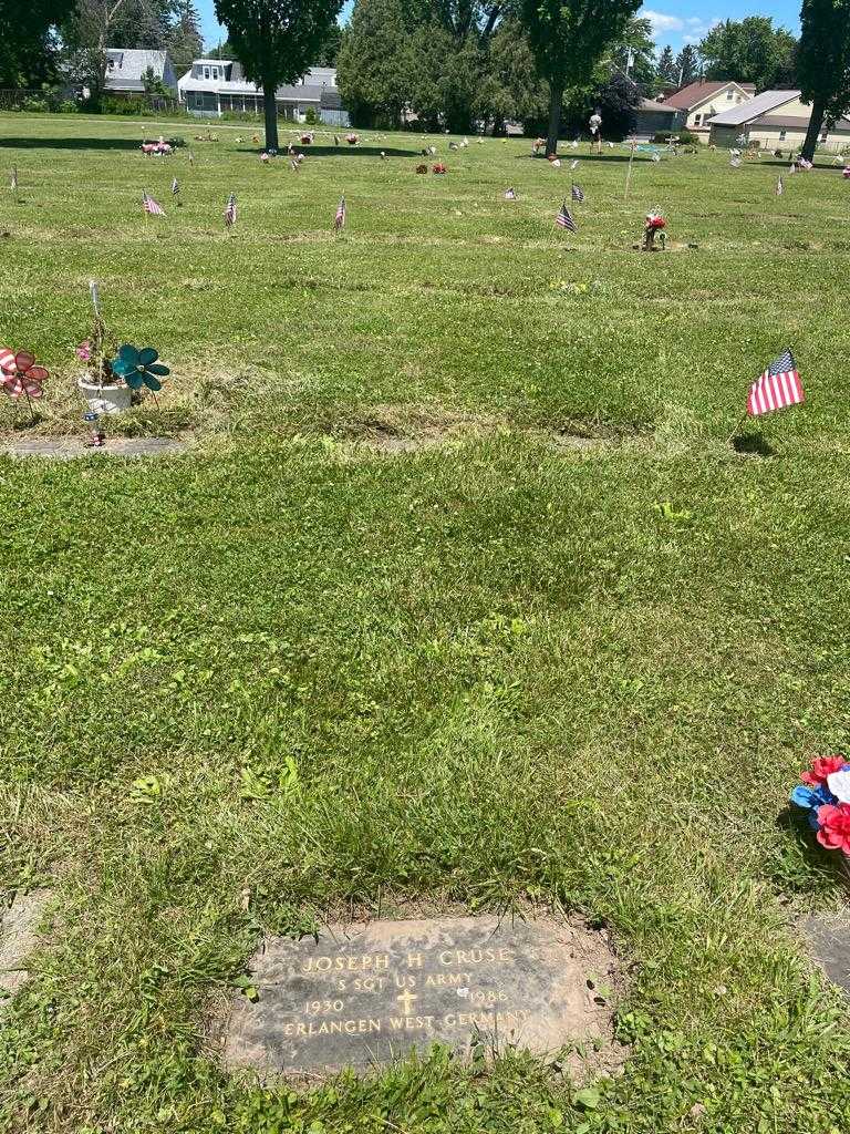 Joseph H. Cruse's grave. Photo 1