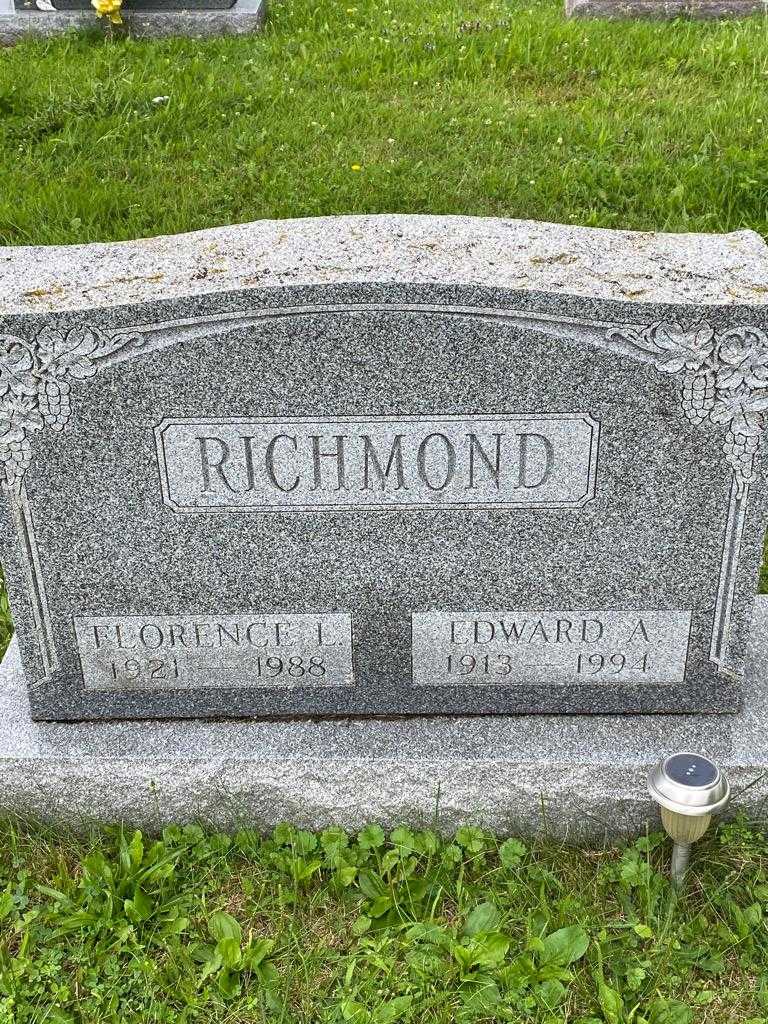 Florence L. Richmond's grave. Photo 3