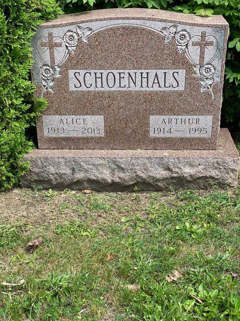 Arthur Schoenhals's grave. Photo 3