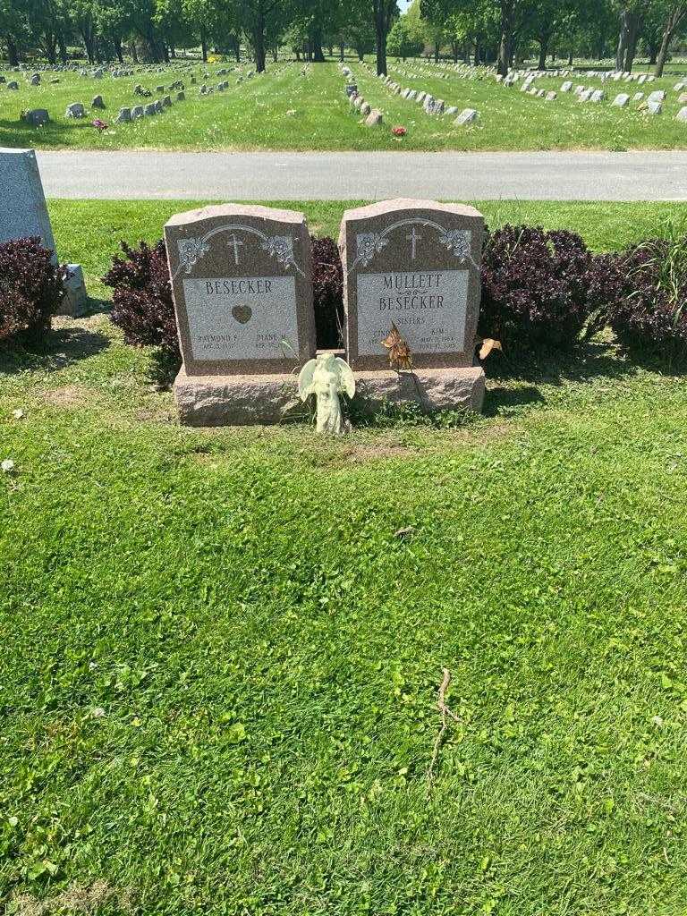 Cindy Mullett Besecker's grave. Photo 2