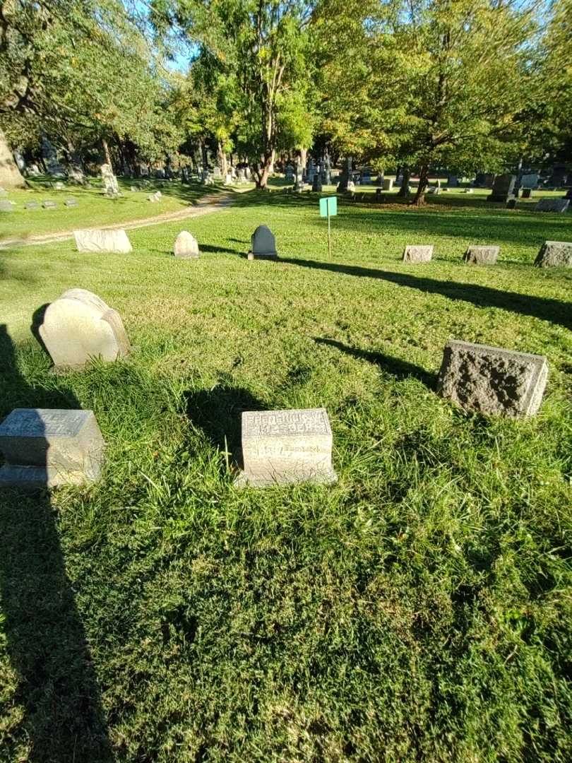 Frederick W. Messer's grave. Photo 1