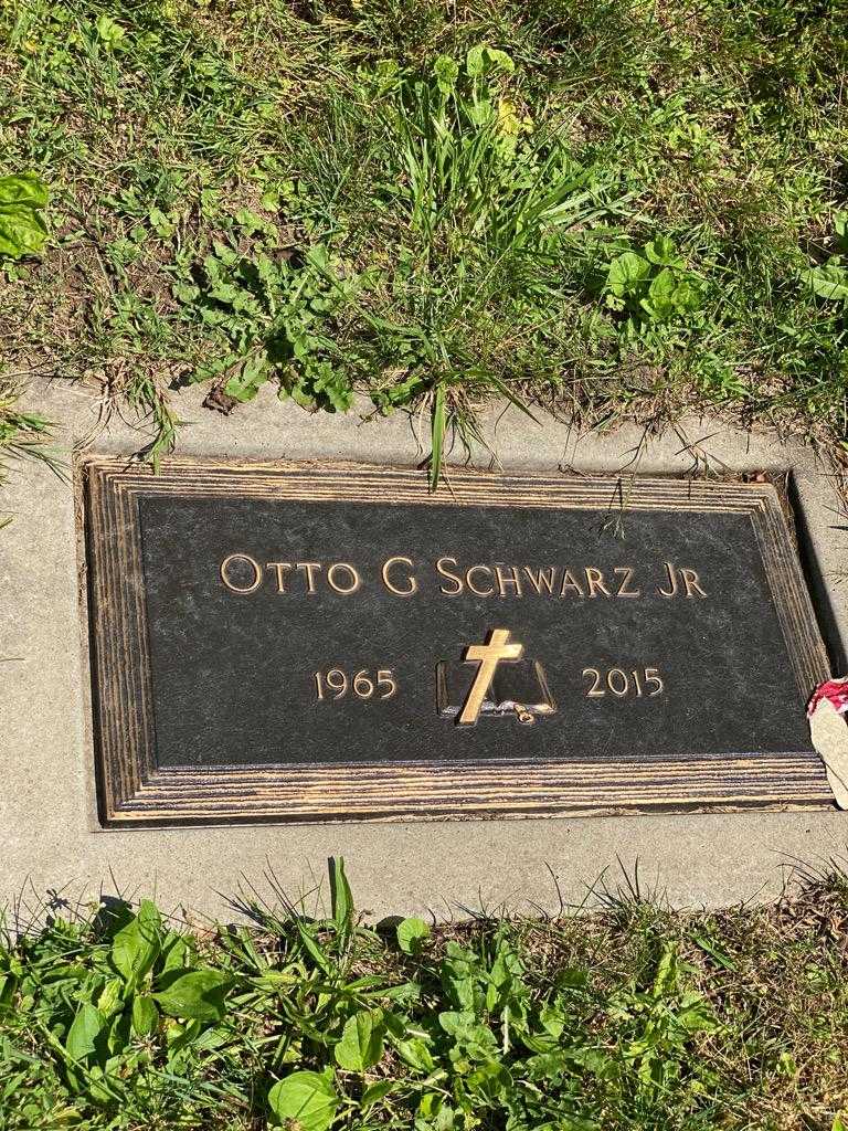 Otto G. Schwar Junior's grave. Photo 3