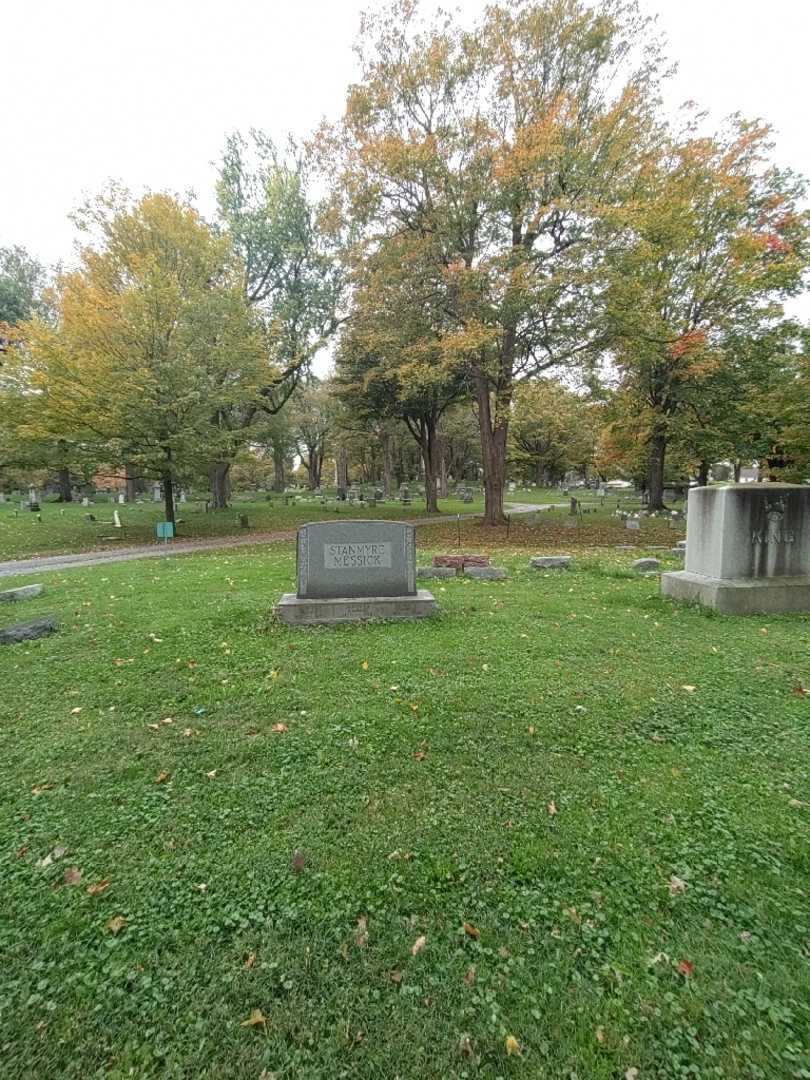 Florence A. Stanmyre's grave. Photo 1