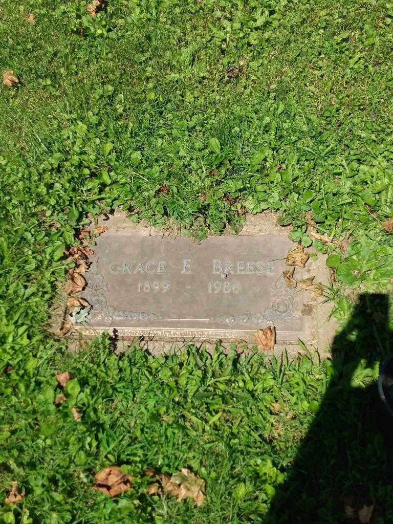 Grace E. Breese's grave. Photo 2