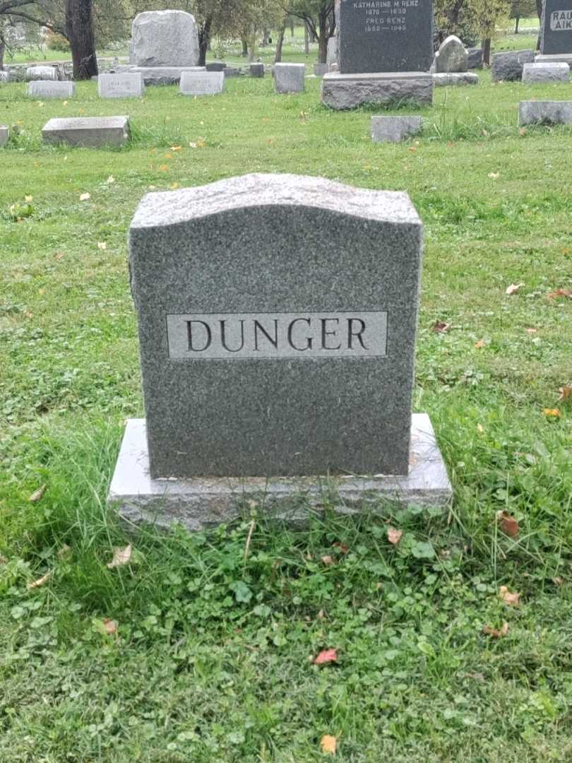 August O. Dunger's grave. Photo 4