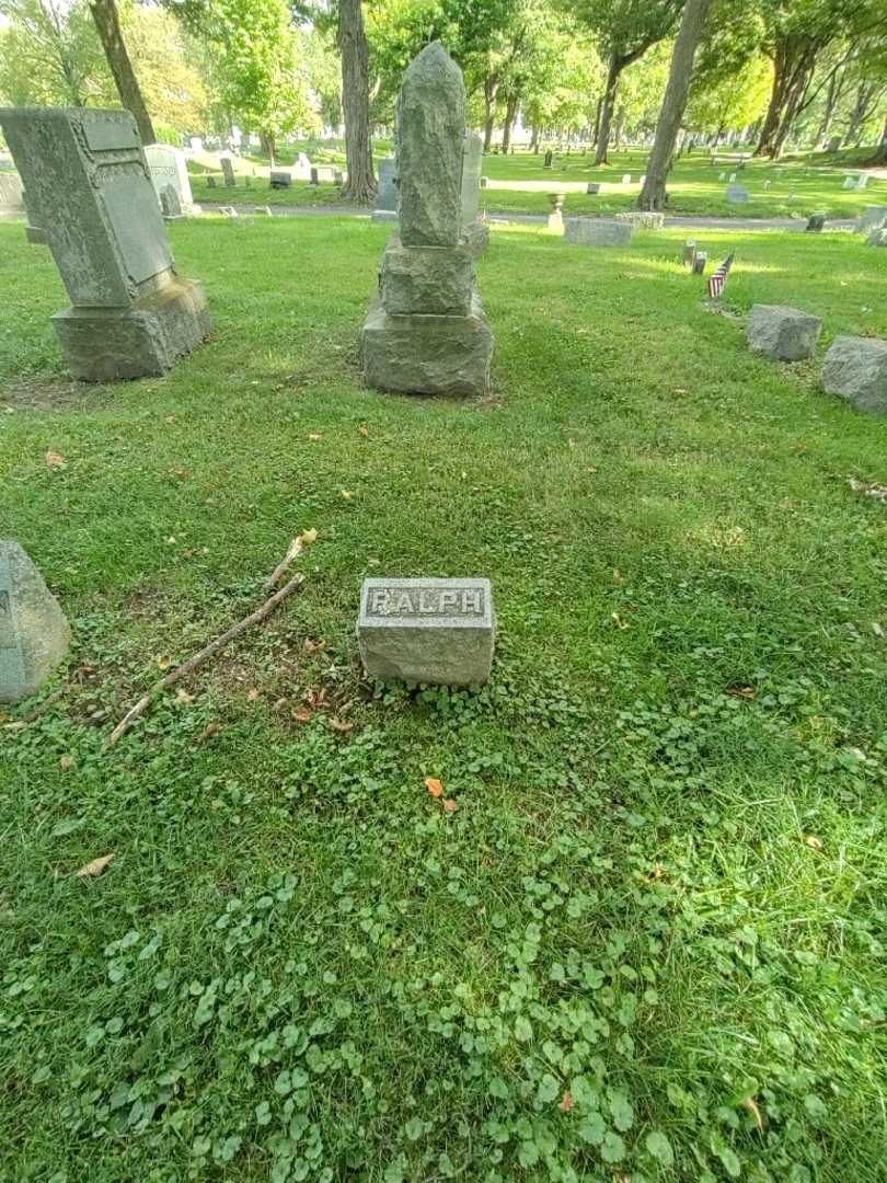 Ralph Frank Willwerth's grave. Photo 1