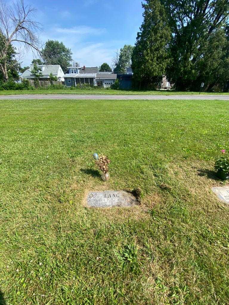 Patsy L. Lang's grave. Photo 1