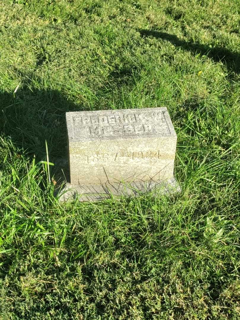 Frederick W. Messer's grave. Photo 2