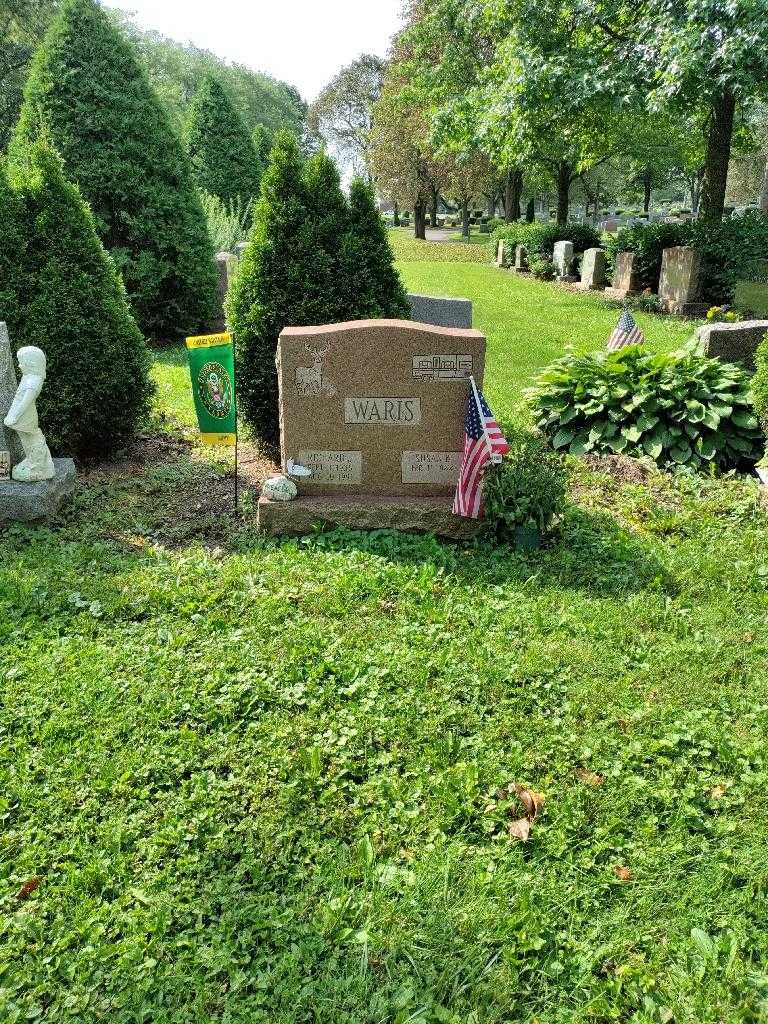 Richard J. Waris's grave. Photo 2