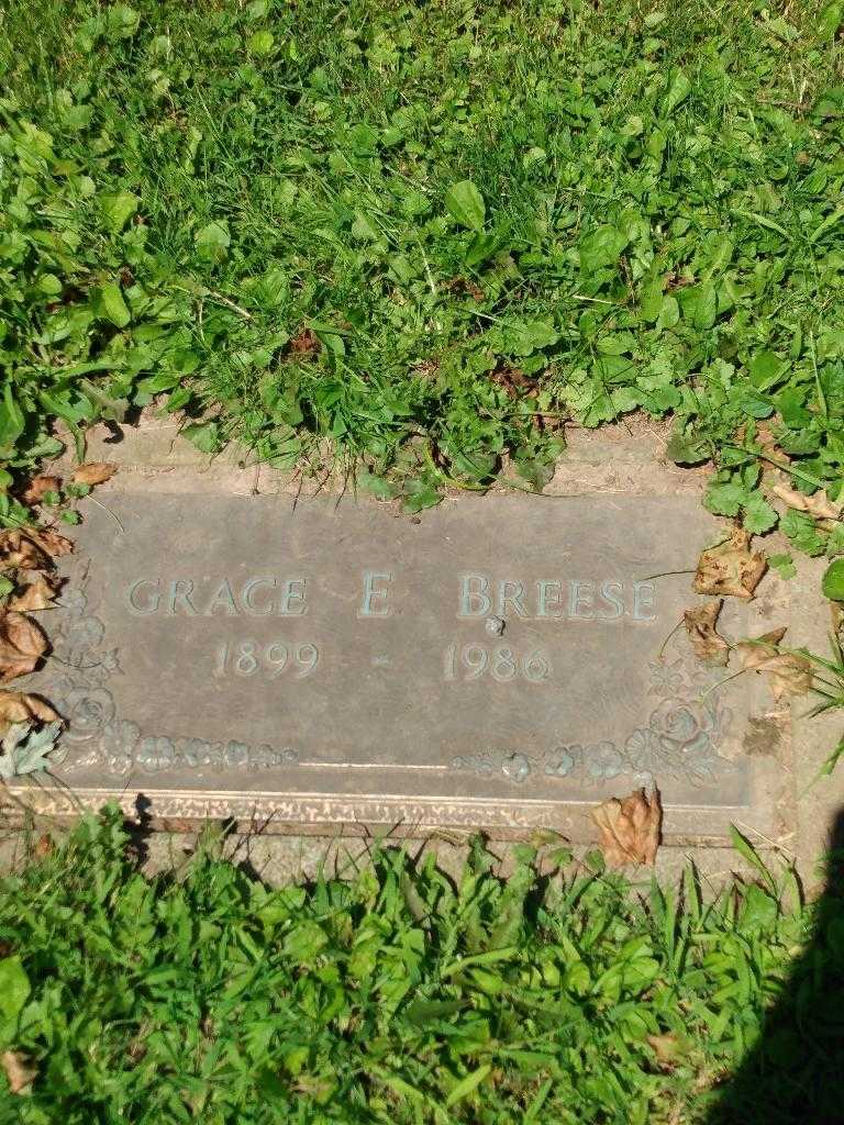 Grace E. Breese's grave. Photo 3