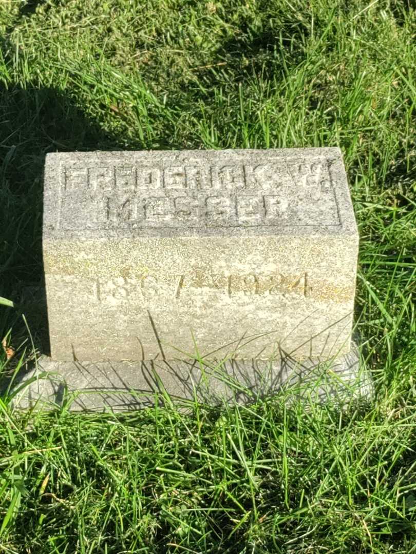 Frederick W. Messer's grave. Photo 3