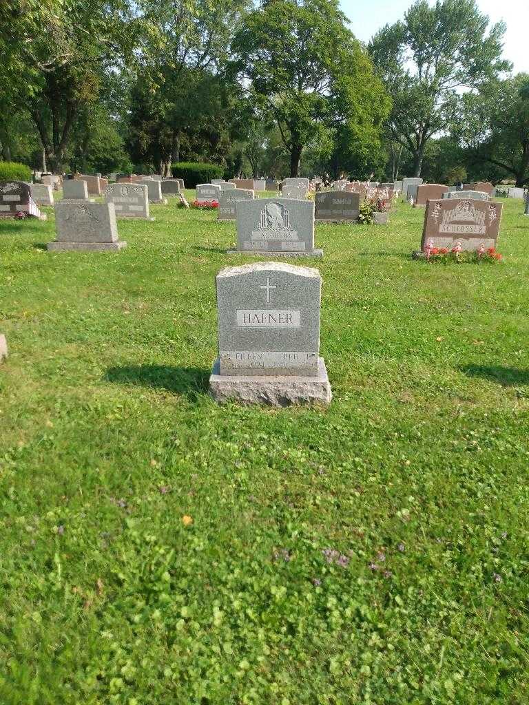 Eileen Julia Hafner's grave. Photo 2