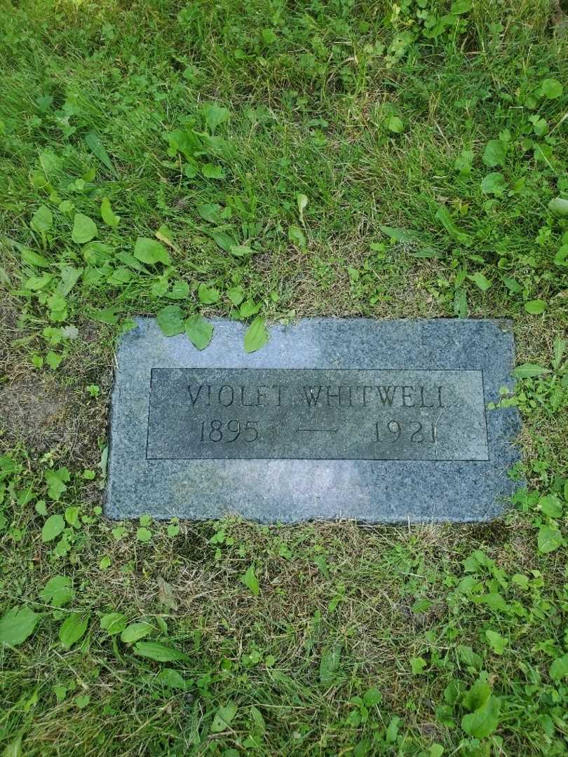 Violet Whitwell Hadcock's grave. Photo 4