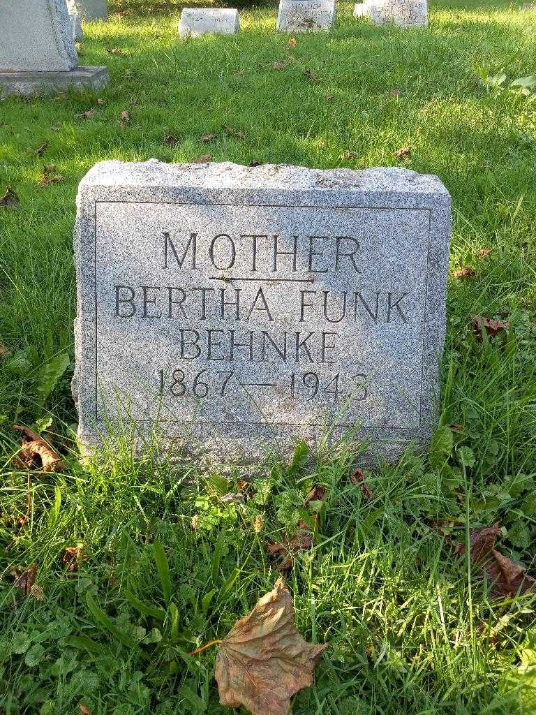 Bertha Funk Behnke's grave. Photo 3