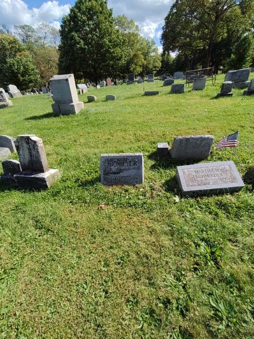 Elizabeth Rhyner Bowlyer's grave. Photo 1