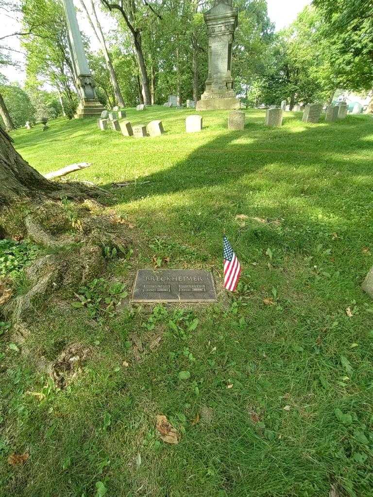 Charles Breckheimer's grave. Photo 1