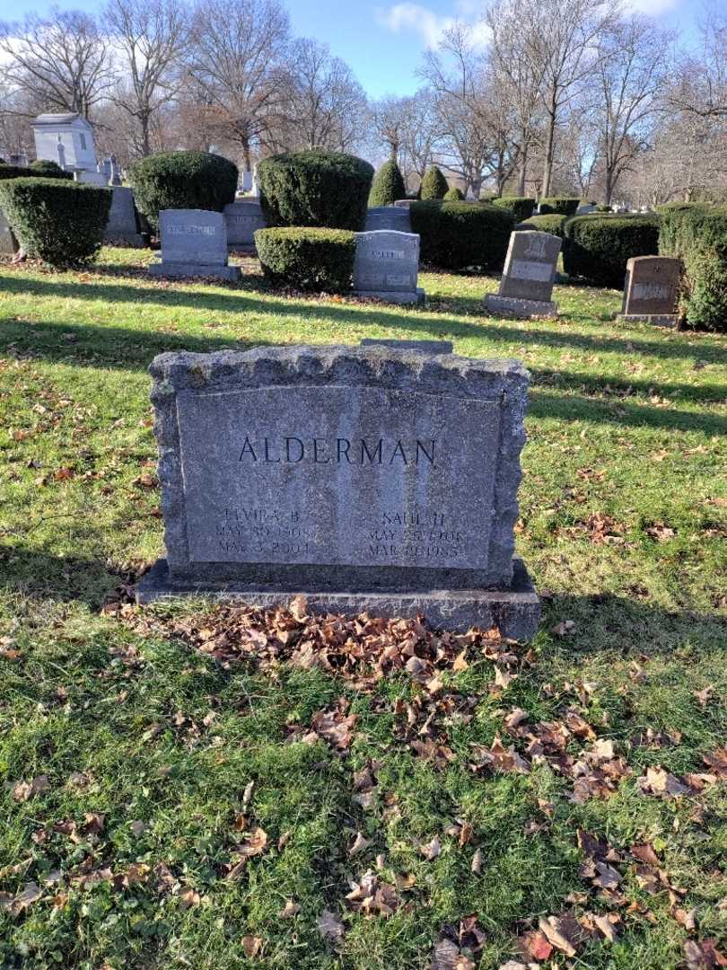 Elvira B. Alderman's grave. Photo 3