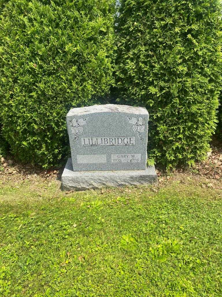 Gary M. Lillibridge's grave. Photo 2