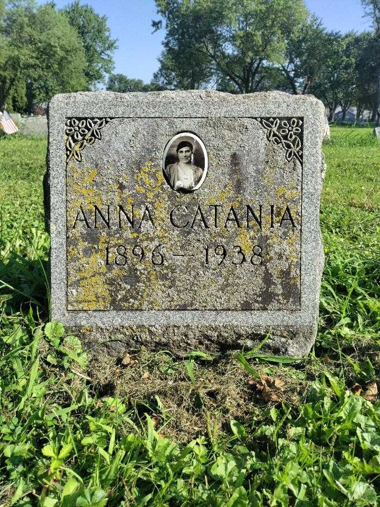 Anna Venera Catania's grave. Photo 3