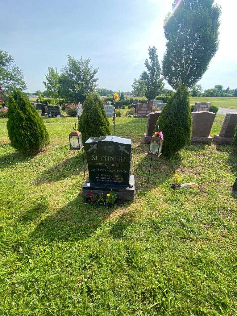 Jerold John "J. J." Settineri Second's grave. Photo 1