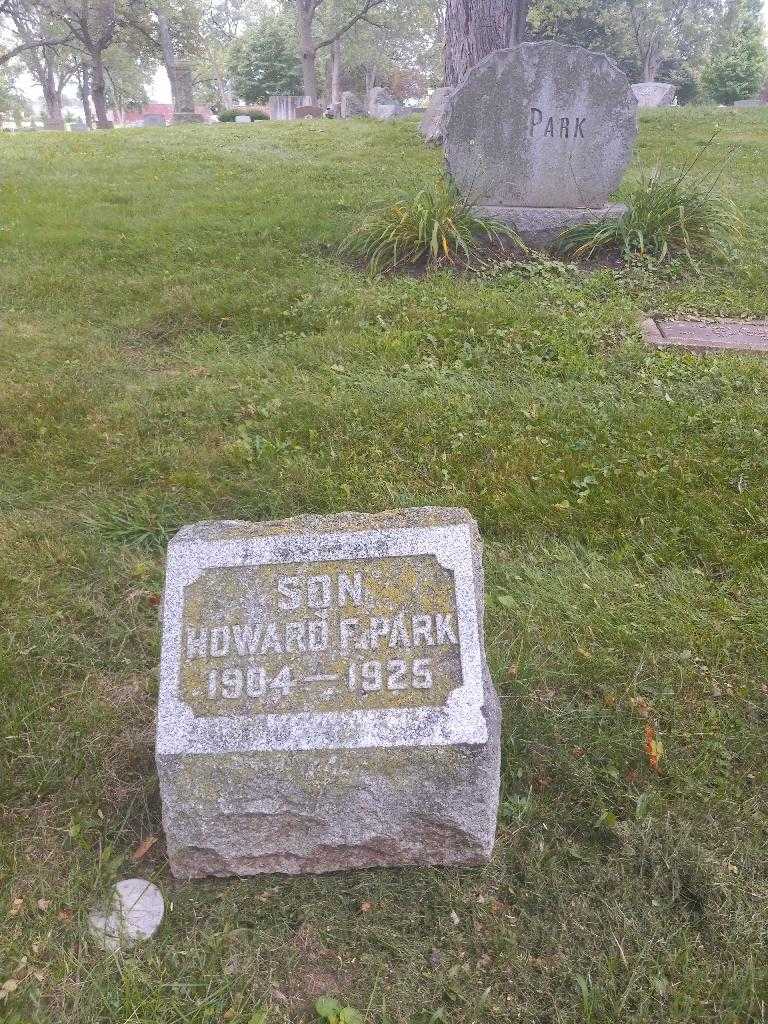 Howard F. Park's grave. Photo 1