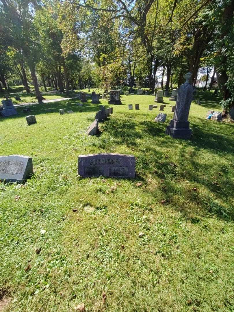 Margaret A Enhardi Pellenz's grave. Photo 1