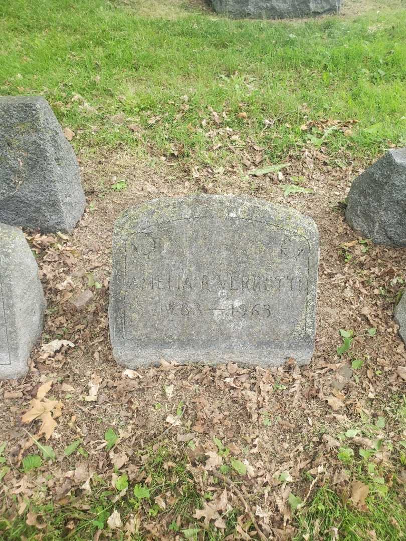 Amelia R. Verrette's grave. Photo 2