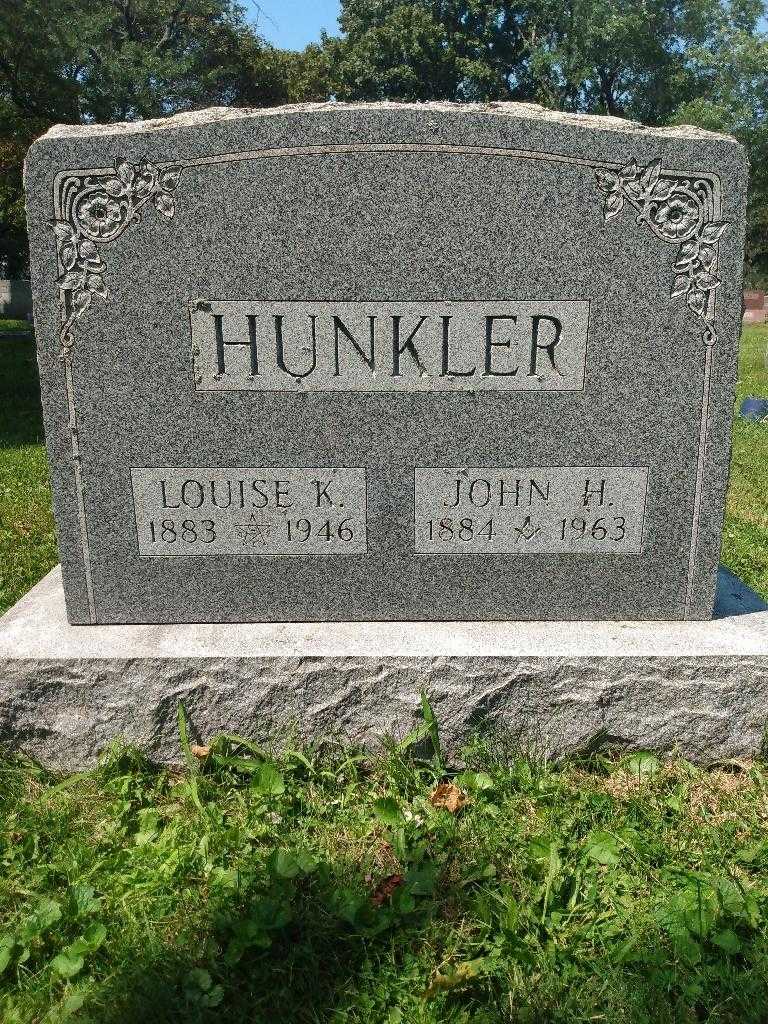 Louise K. Hunkler's grave. Photo 2