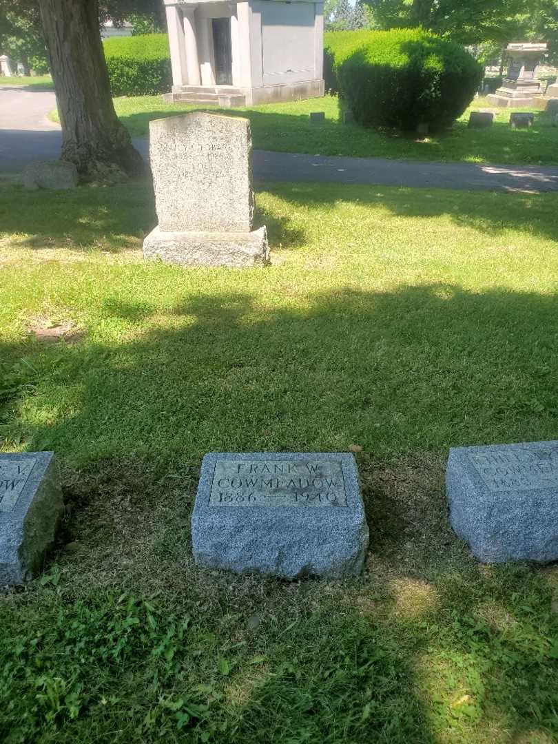 Frank W. Cowmeadow's grave. Photo 2