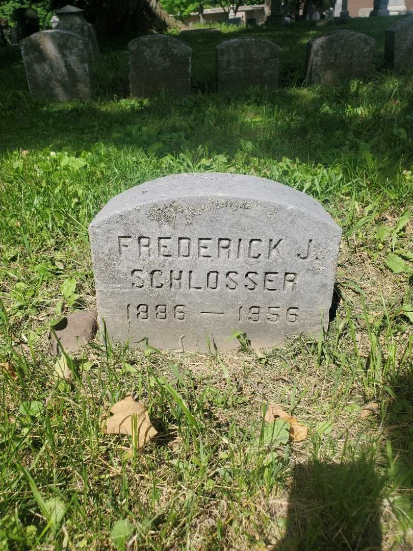 Frederick J. Schlosser's grave. Photo 4