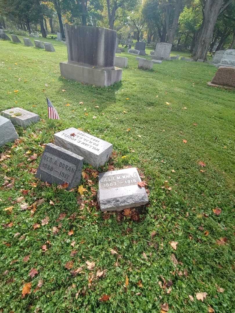 Lillie May White's grave. Photo 1