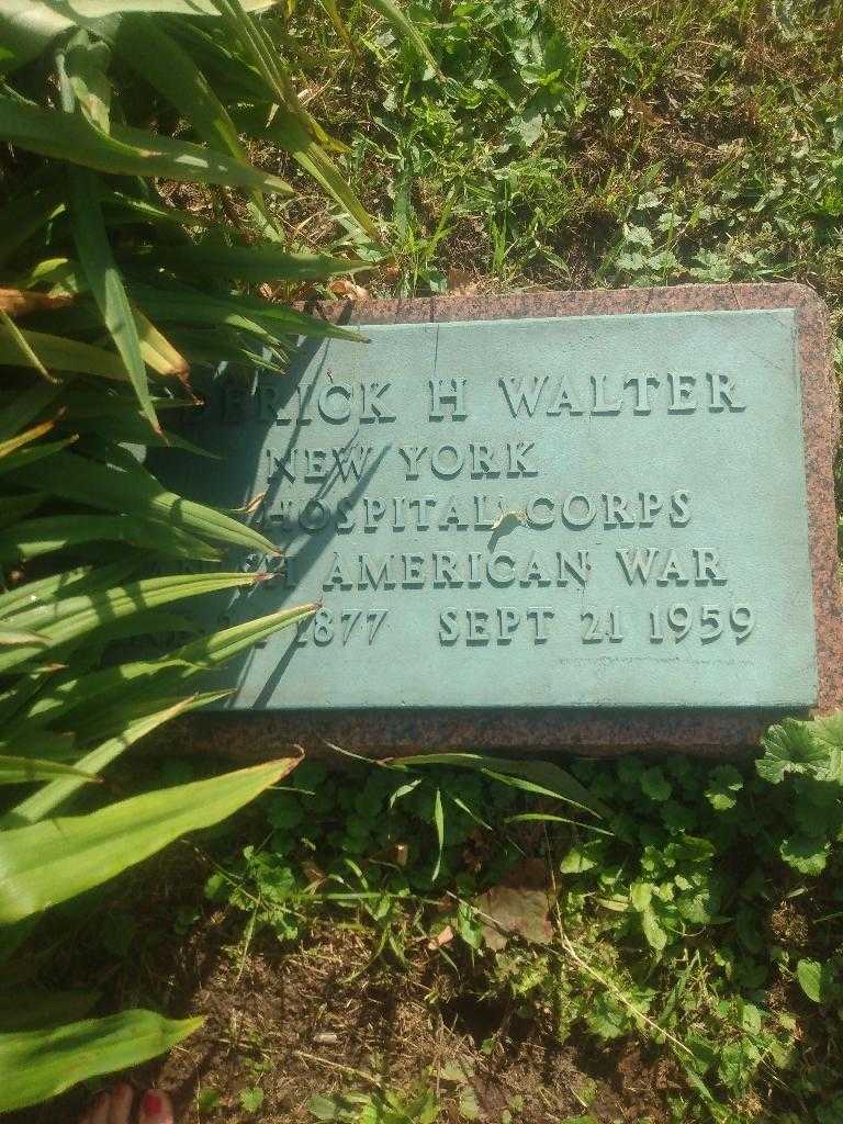Frederick H. Walter's grave. Photo 3