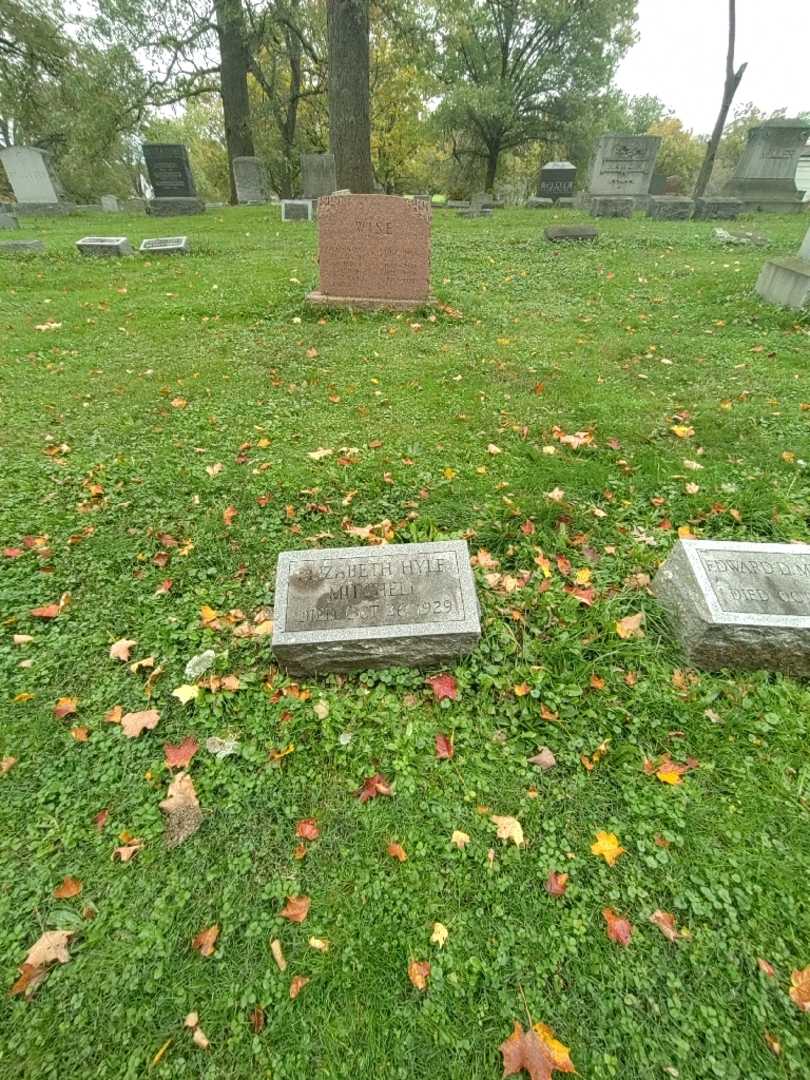 Elizabeth Hyle Mitchell's grave. Photo 1