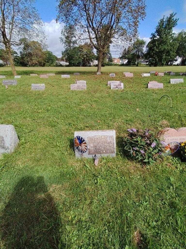 Baby Girl Thompson's grave. Photo 3