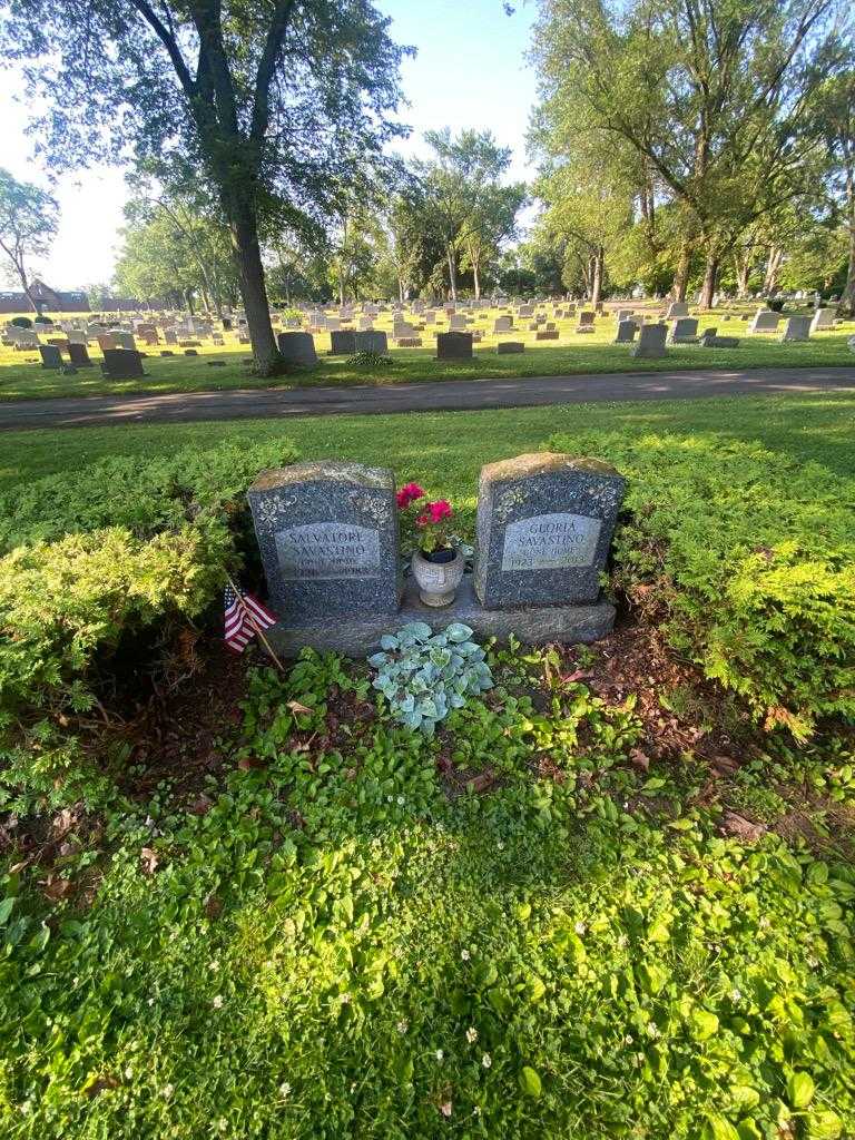 Gloria Savastino's grave. Photo 1