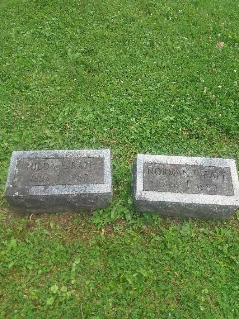 Hilda E. Rapp's grave. Photo 2