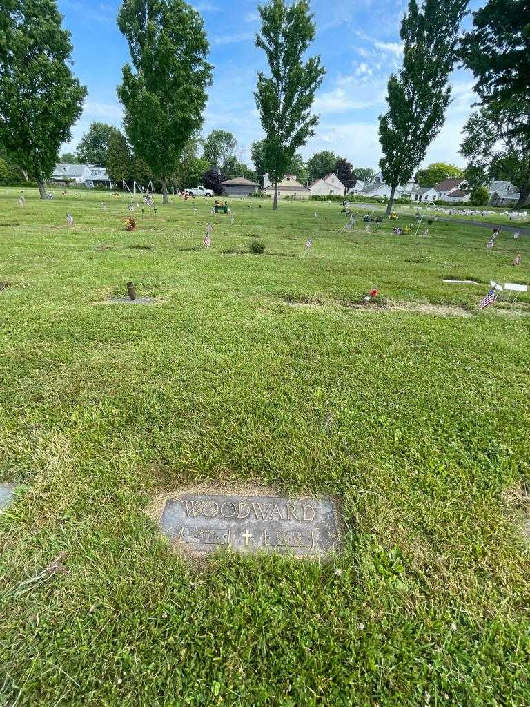 Joseph H. Woodward's grave. Photo 1