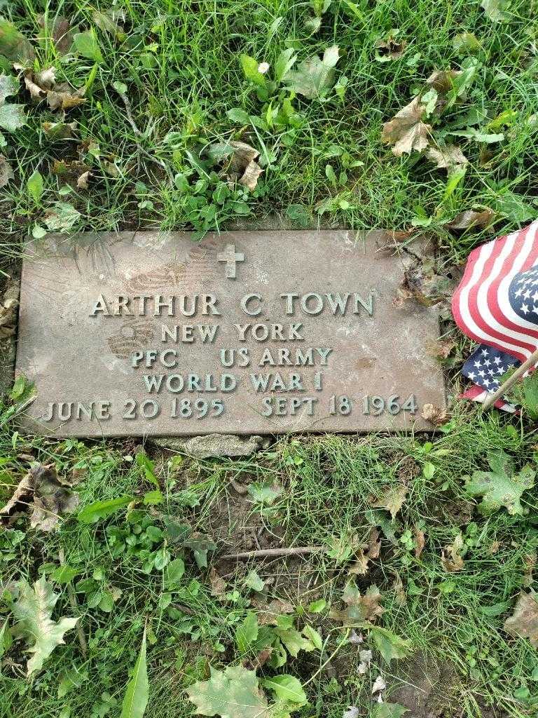 Arthur C. Town's grave. Photo 4