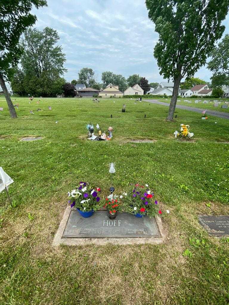 Phyllis J. Hoff's grave. Photo 1