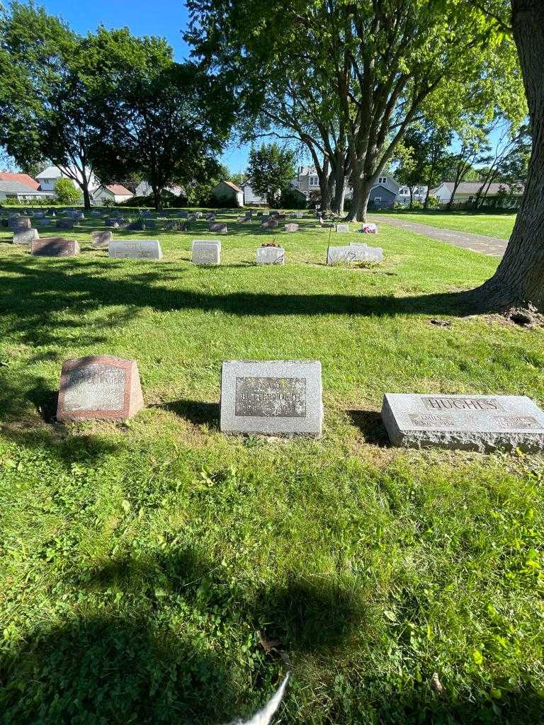 Ronald W. Butterworth's grave. Photo 1