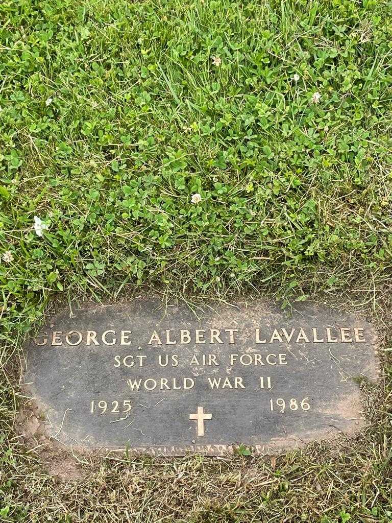 George Albert Lavallee's grave. Photo 3