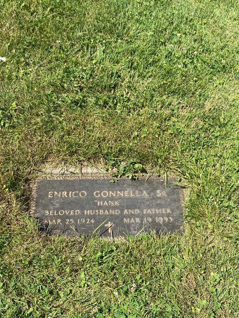 Enrico "Hank" Gonnella Senior's grave. Photo 3