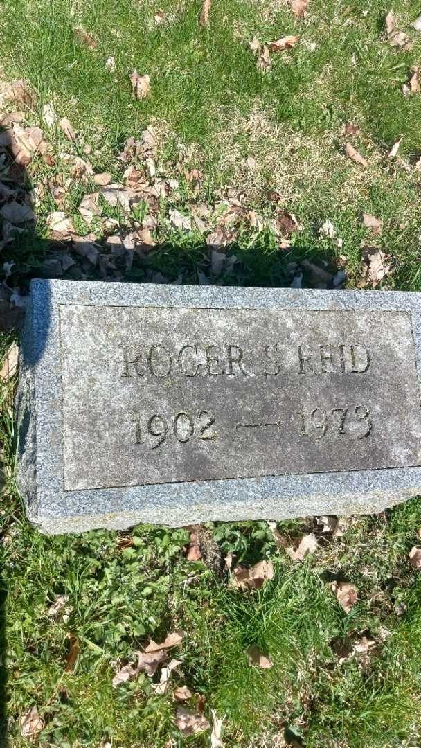 Roger S. Reid's grave. Photo 3