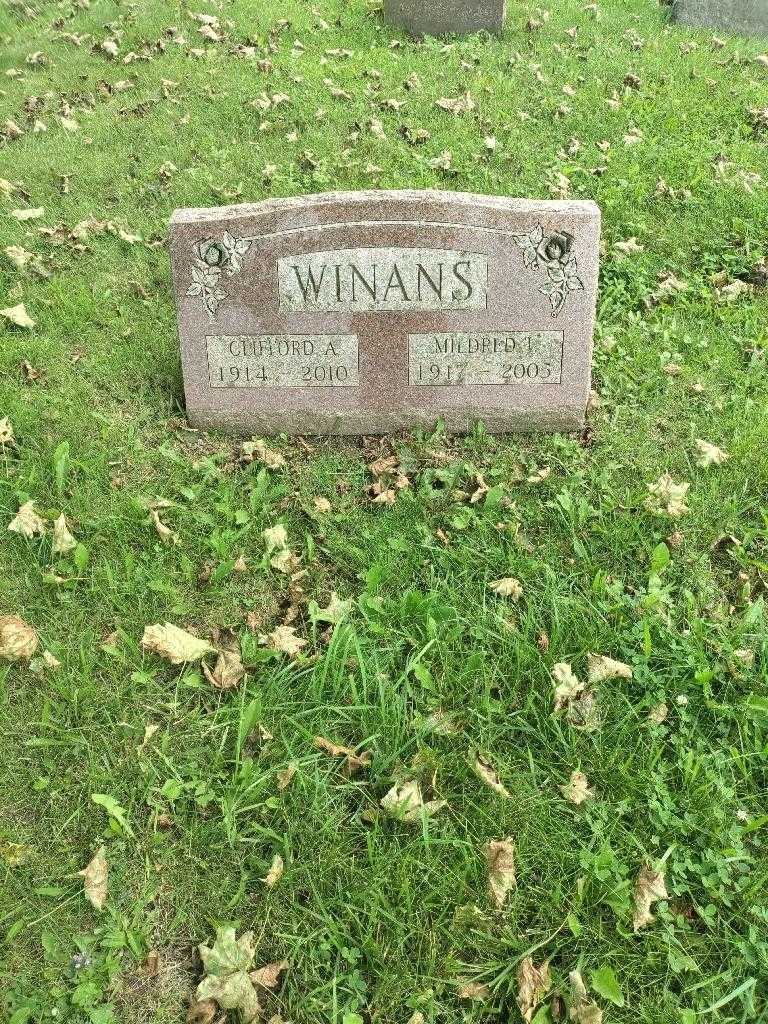 Clifford A. Winans's grave. Photo 1